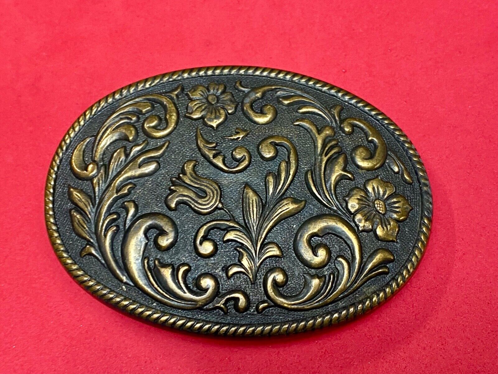 Vintage Dark Western flower swirl Oval Cowgirls belt buckle