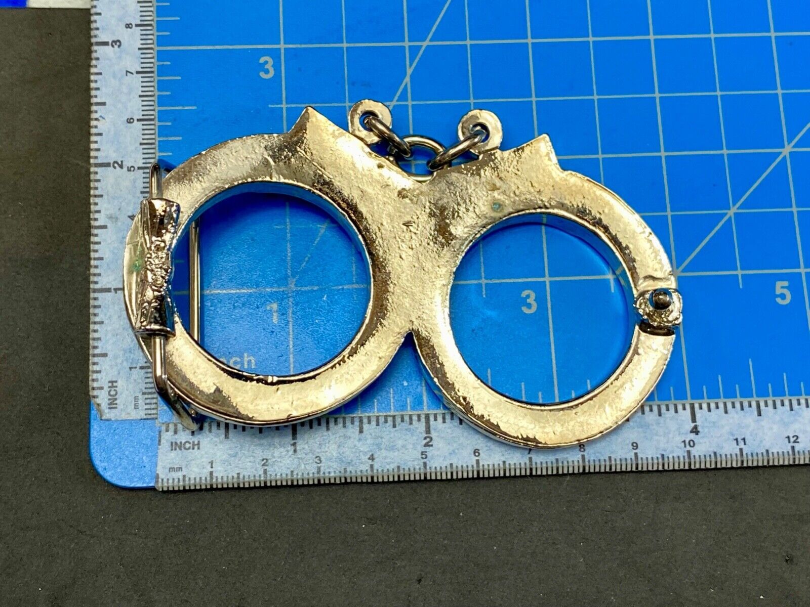 4" wide! Interlocked Police Handcuffs and chain shaped Novelty Metal Belt Buckle