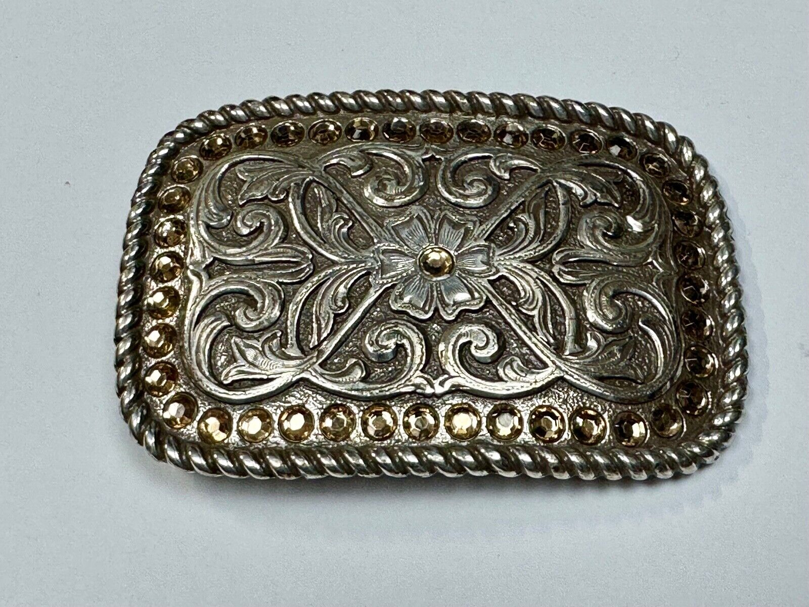 Beautiful western cowgirls rectangular belt buckle w/ Rhinestone boarder