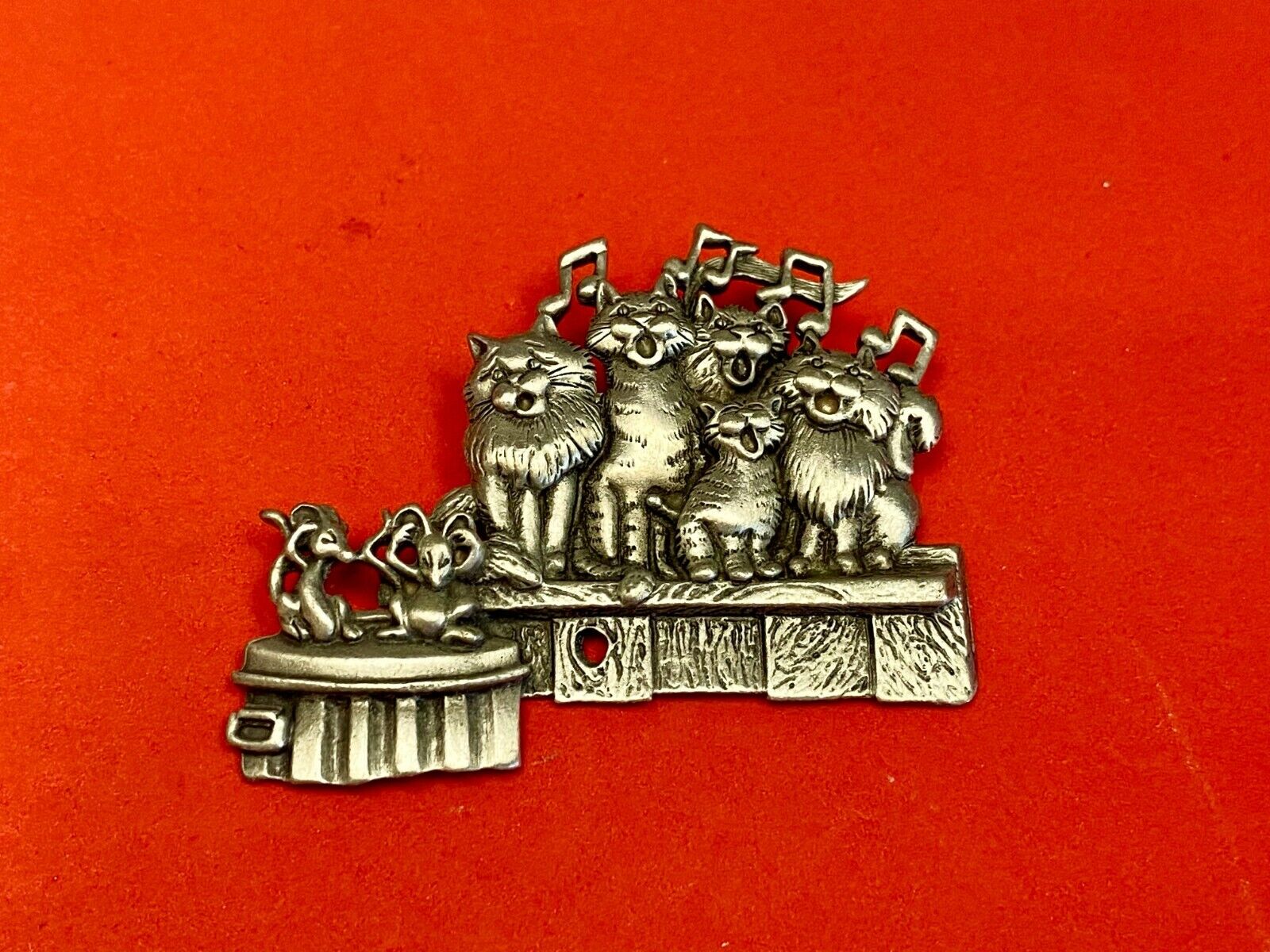 Adorable Cats And Mice - Cat And Mouse Cut Out Brooch Pin