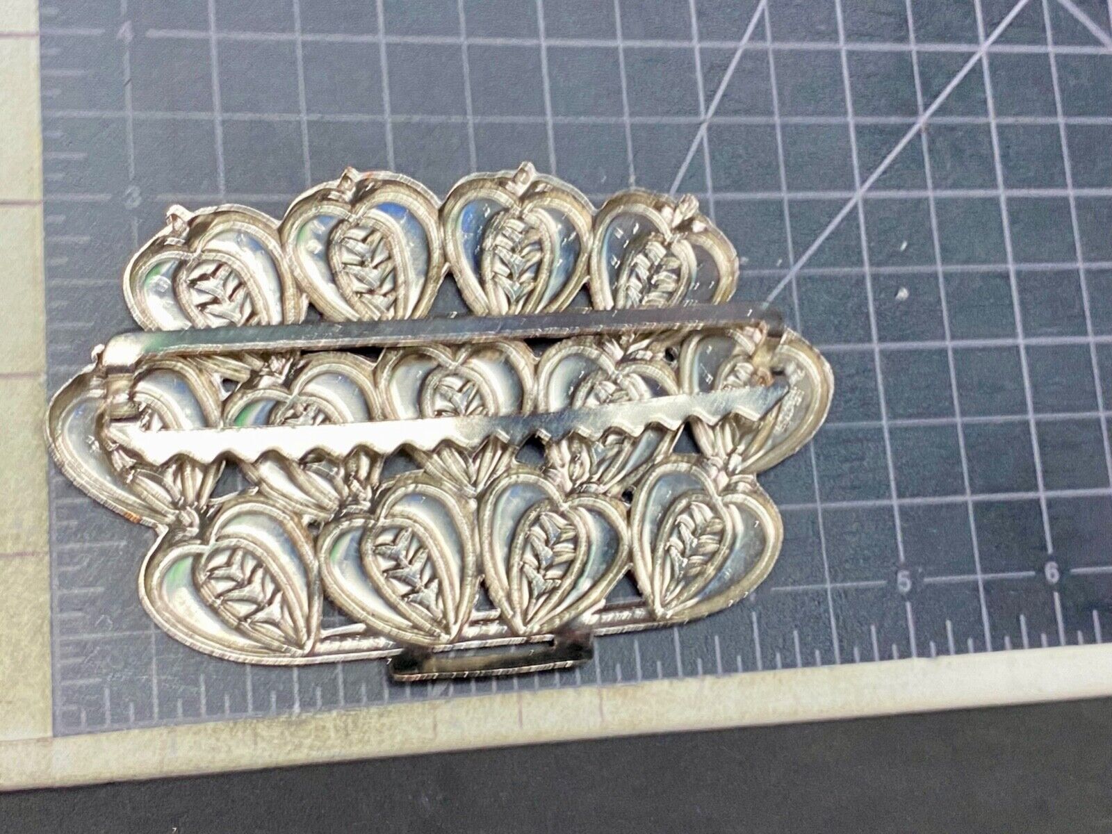 Unknown To Me! Red And Silver Color  Heart Pattern. - Half Of Belt Buckle?