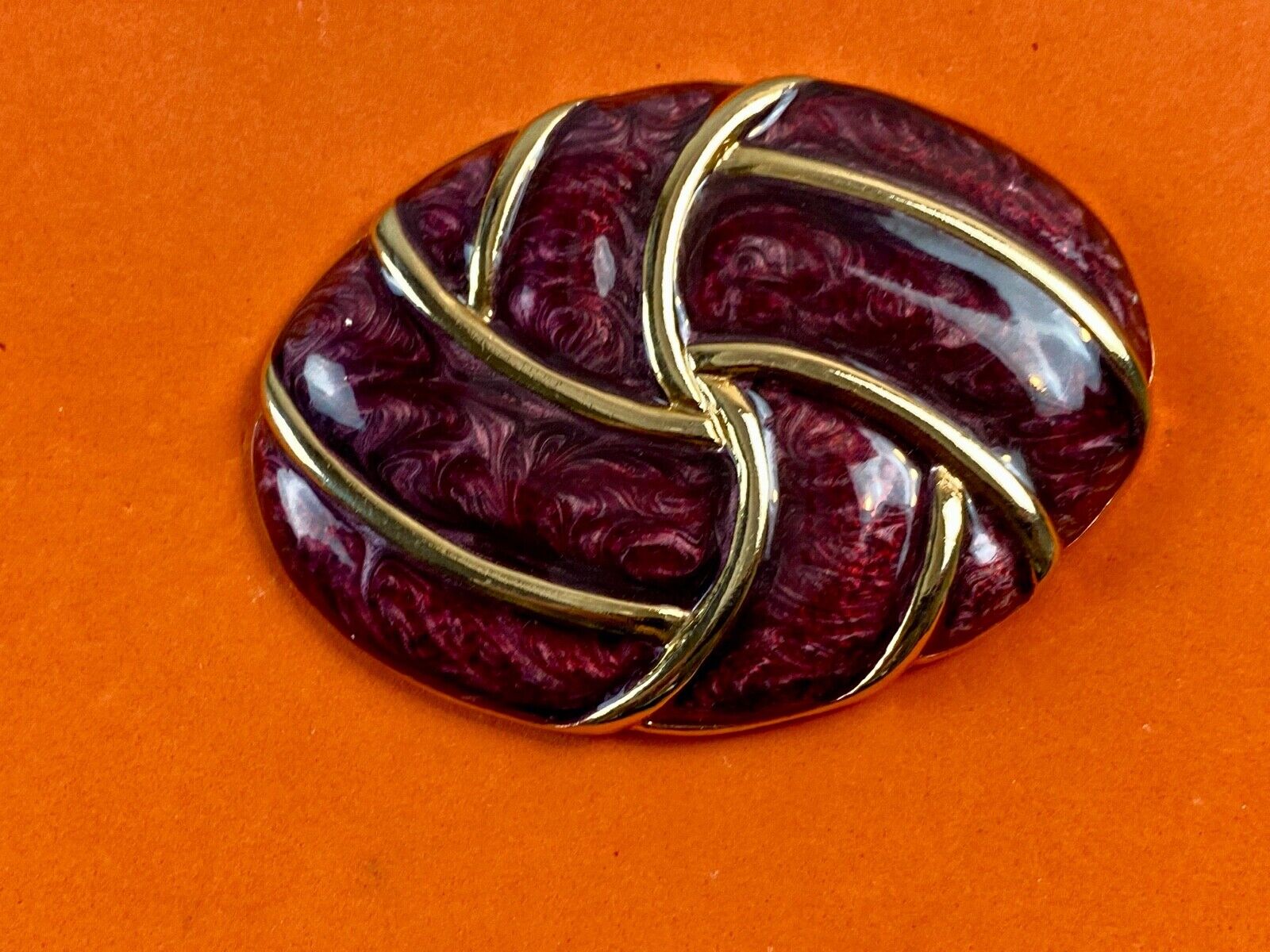 Vintage 80'S Red gold tone Scarf Belt enamel Clip  signed Day-Lor 