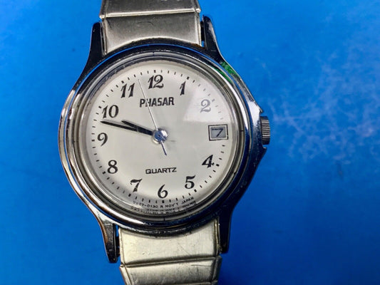 Vintage  Ladies Silver Tone Watch Phasar Quartz Date Stretch V227-0130 R 