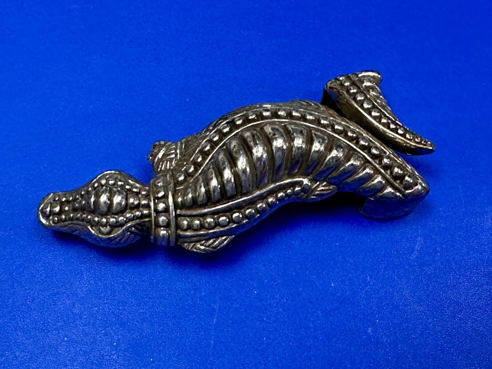 Alligator Crocodile Figural Silver Tone Vintage 1995 Belt Buckle
