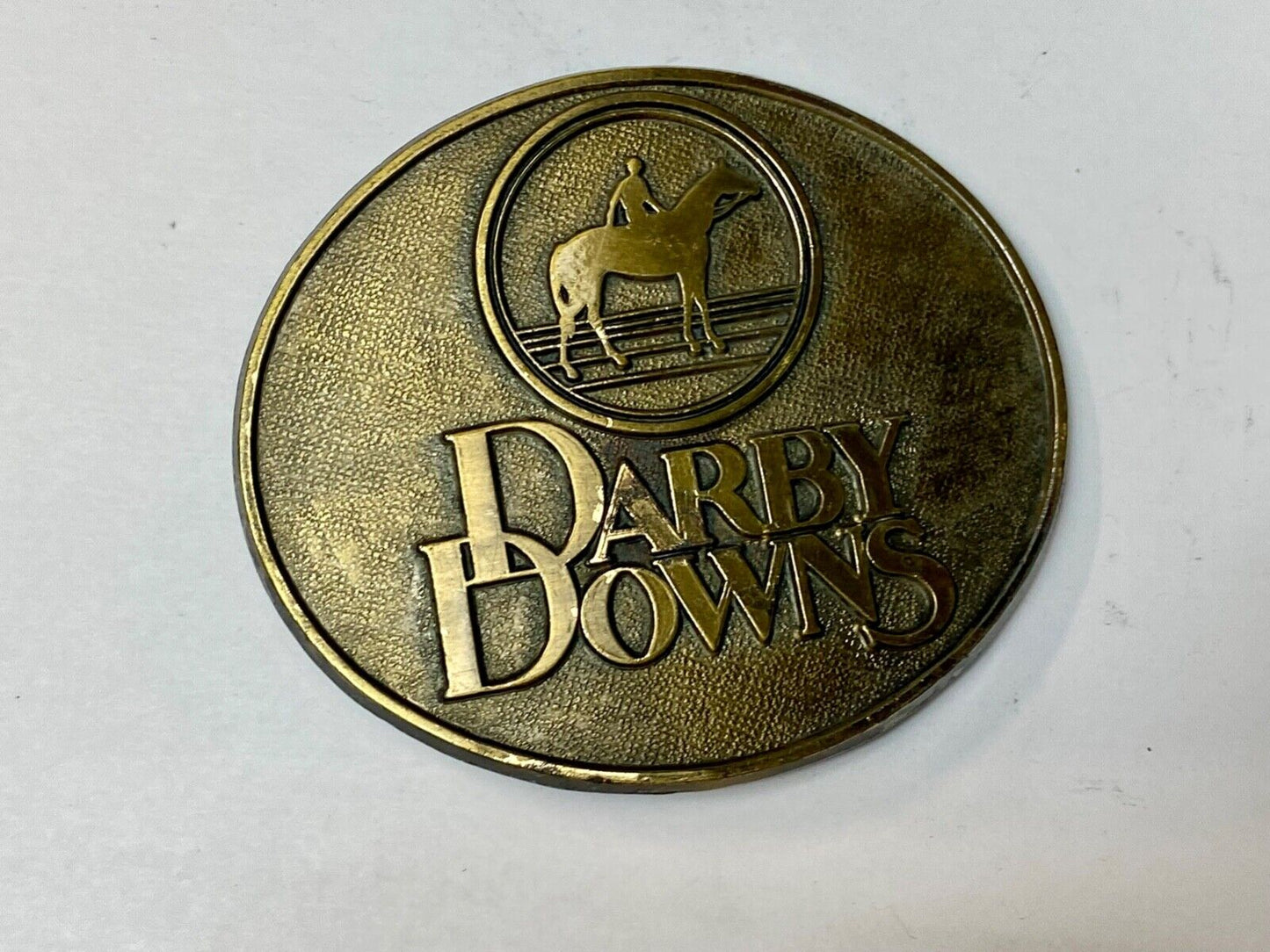 VINTAGE 1970s DARBY DOWNS HORSE RACETRACK BRASS TONE BELT BUCKLE by RJ