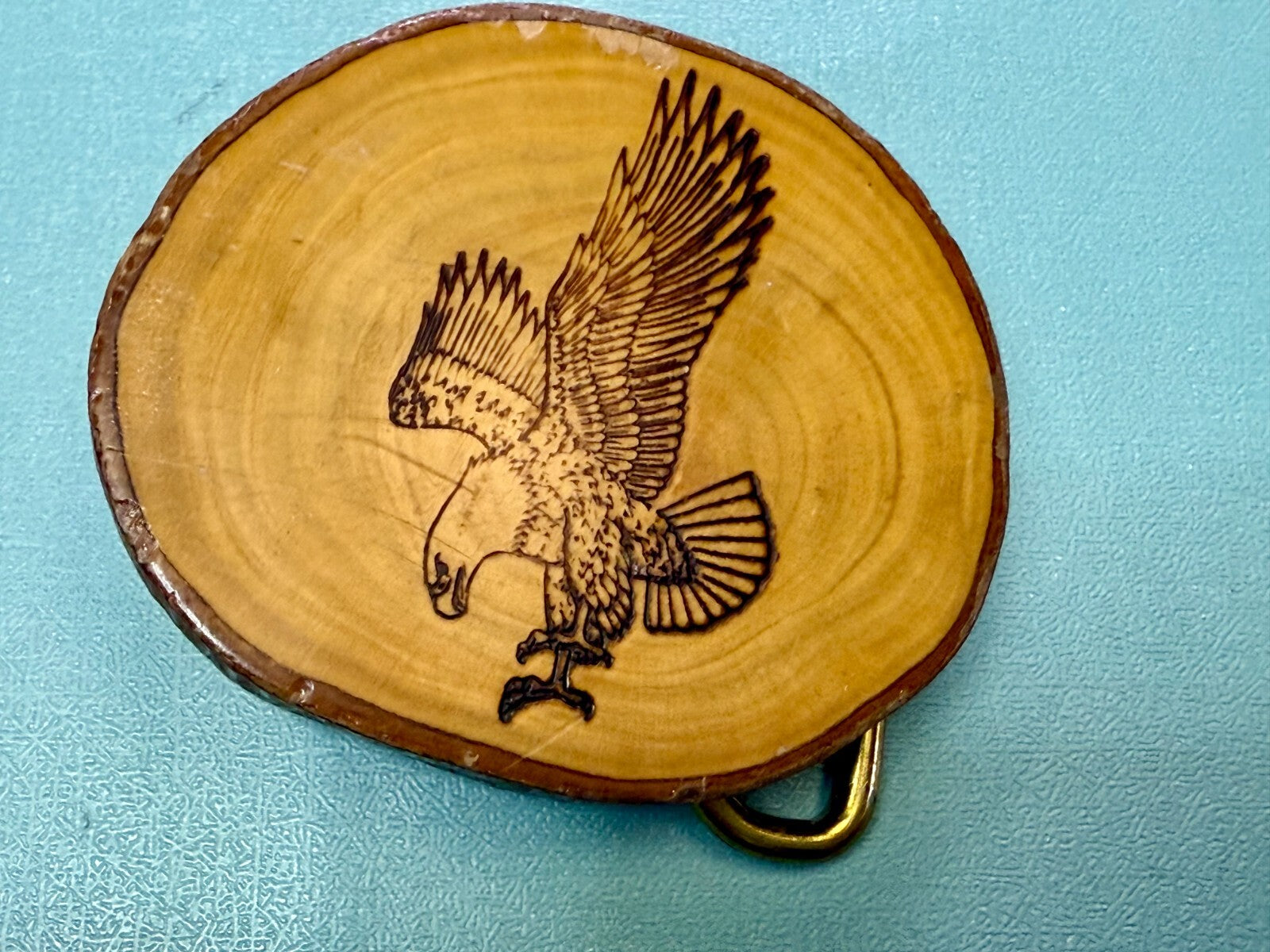 American Bald Eagle Hunting Diving Etching Picture On Wood Log Belt Buckle