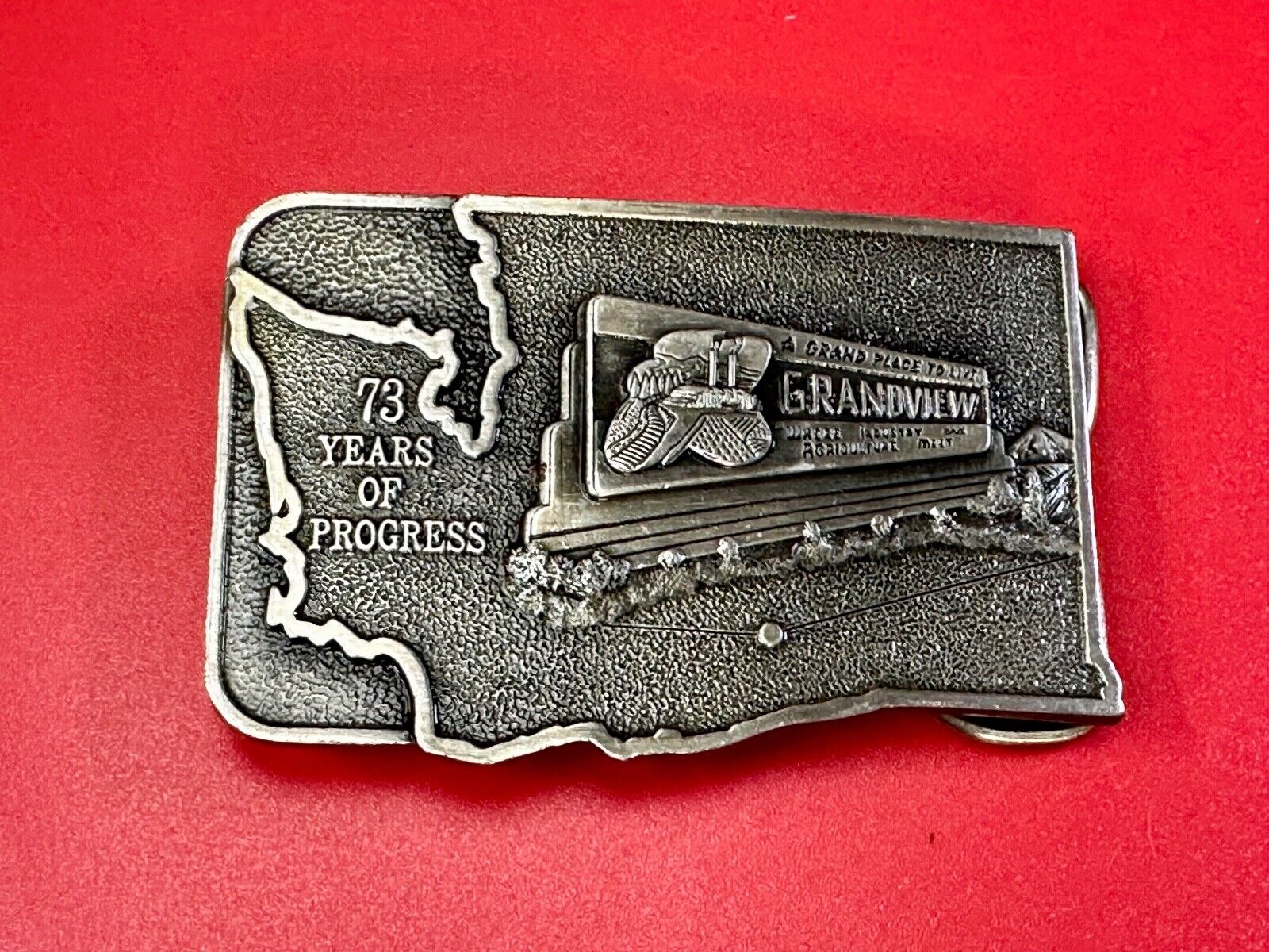 Vintage 1981  Grandview Oregon - A grand place to live - Lions Club belt buckle