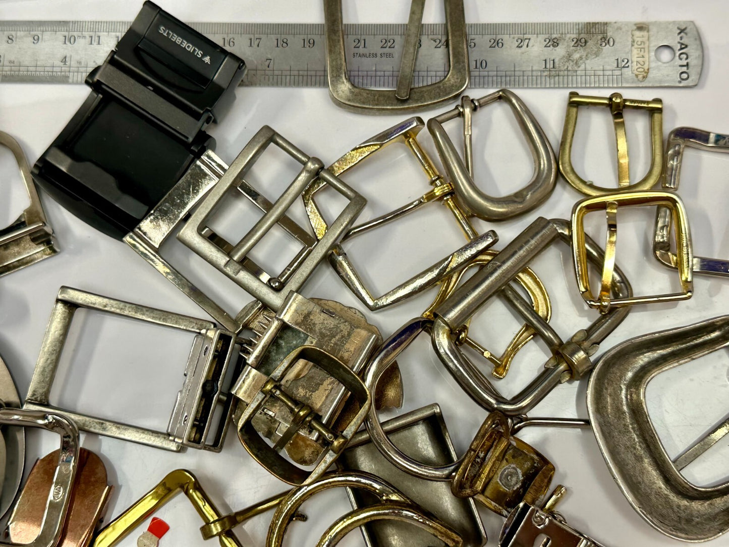 27 Piece Mixed Lot, Grab Bag - Resale Gifts! Vintage & Modern Belt Buckles 
