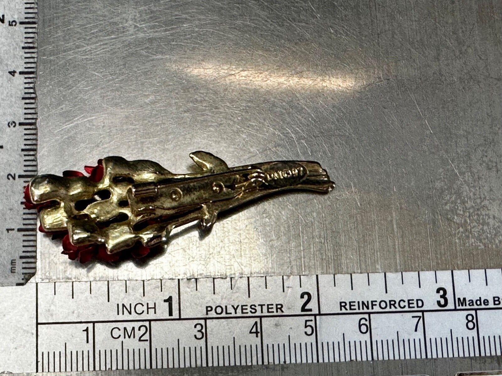 Valentines Gift!  Red Roses Bouquet Gold Tone Brooch Pin Signed DM 97