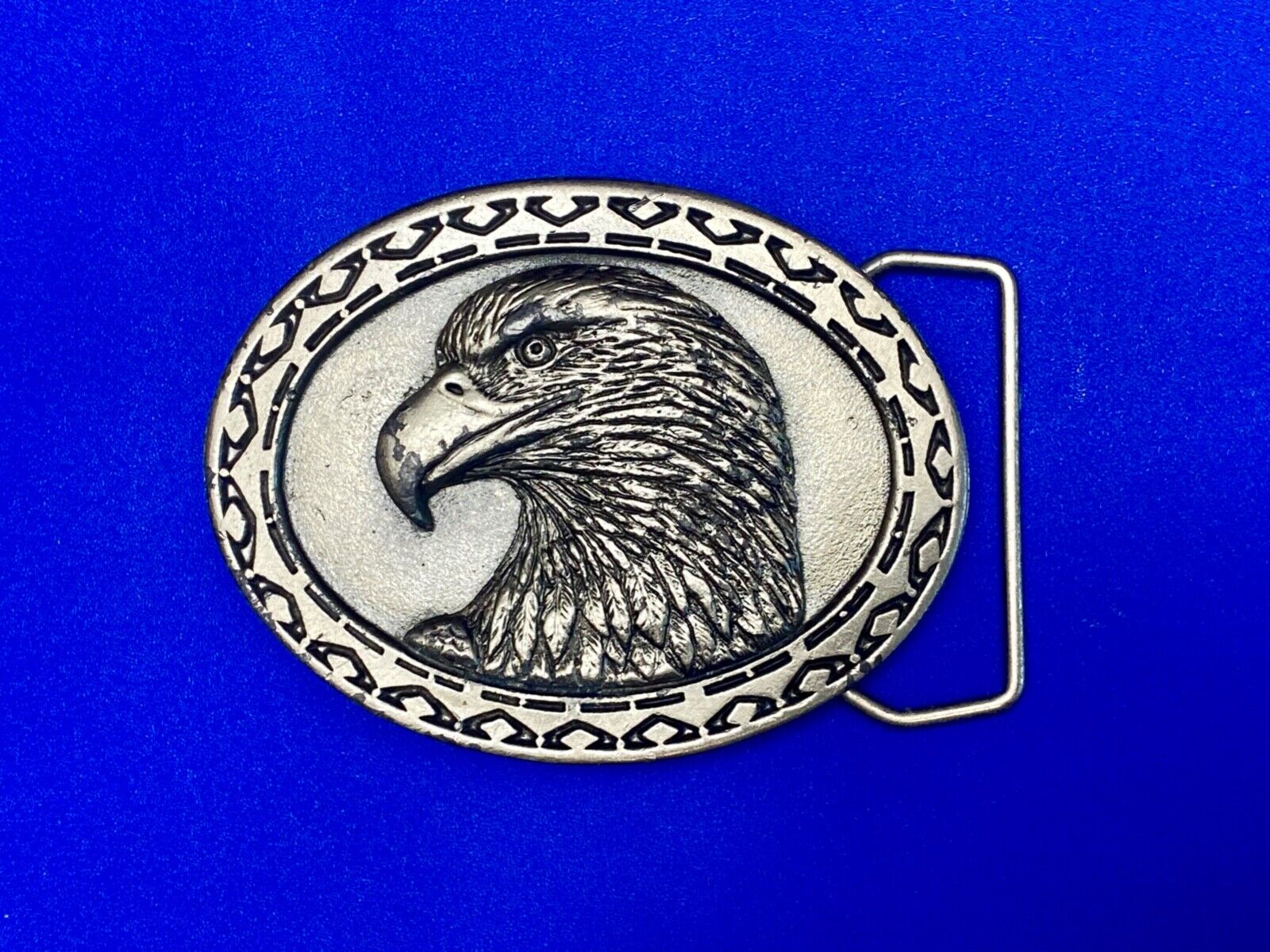American Bald Eagle bust head with sharp beak Colorado silver star belt buckle