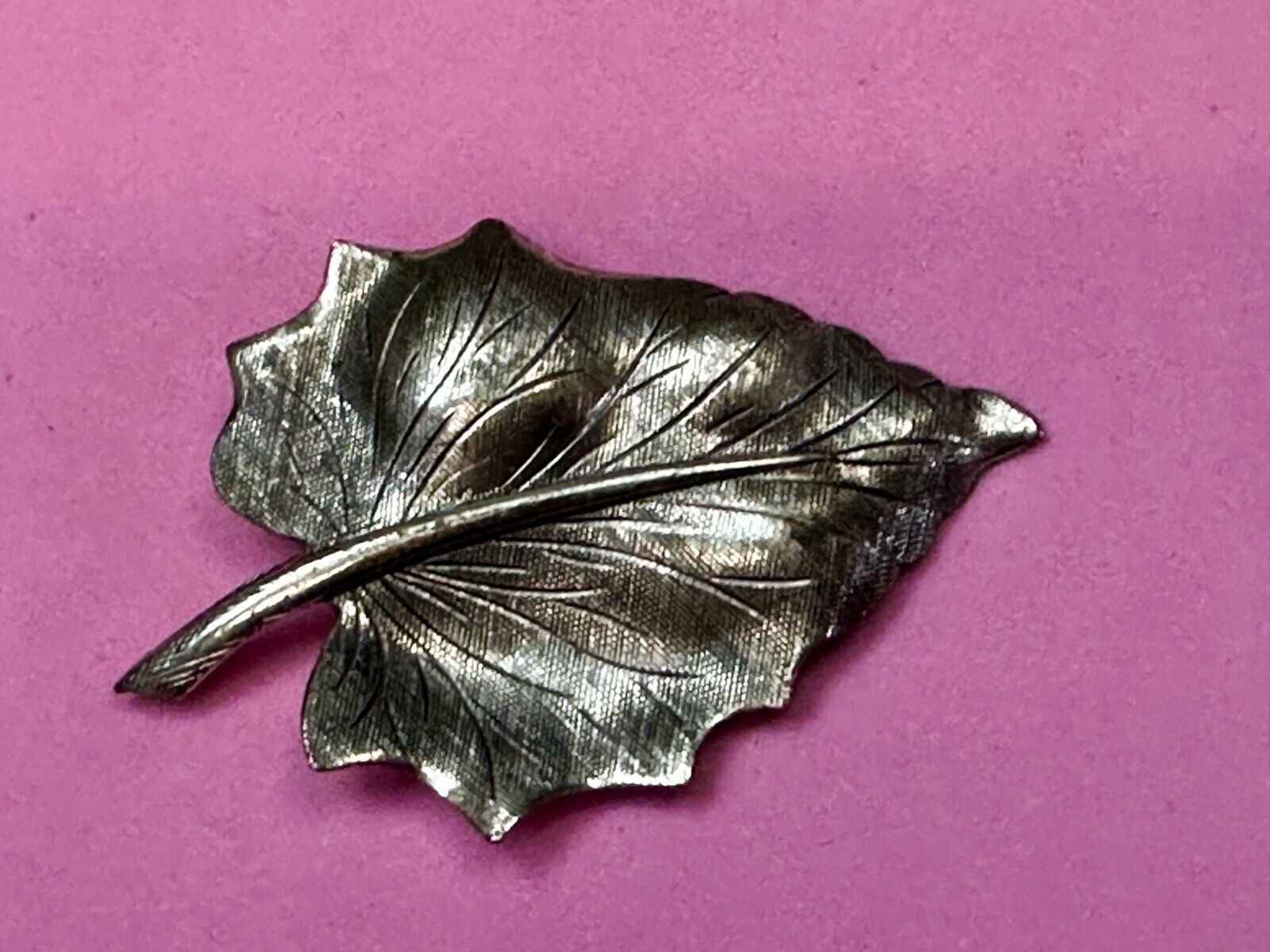 2" Autumn Fall Curvy Leaf Figure Sterling Silver Brooch Pin