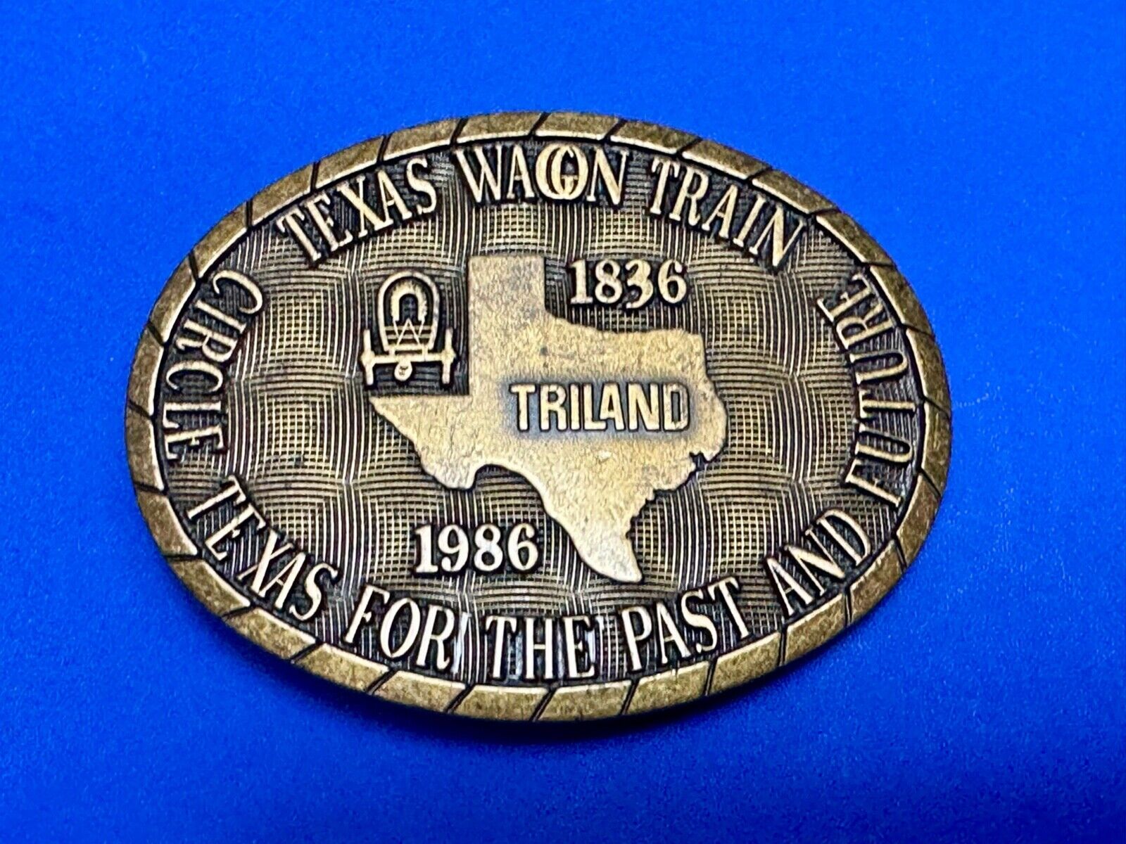 1986 Texas wagon train TRILAND  Circle Tx for past & Future Balfour belt buckle
