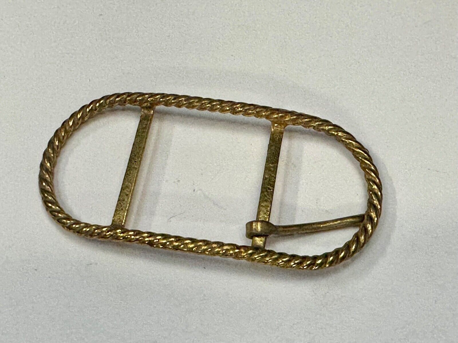 unique 4" wide Vintage gold tone Rope or Knot pattern belt buckle