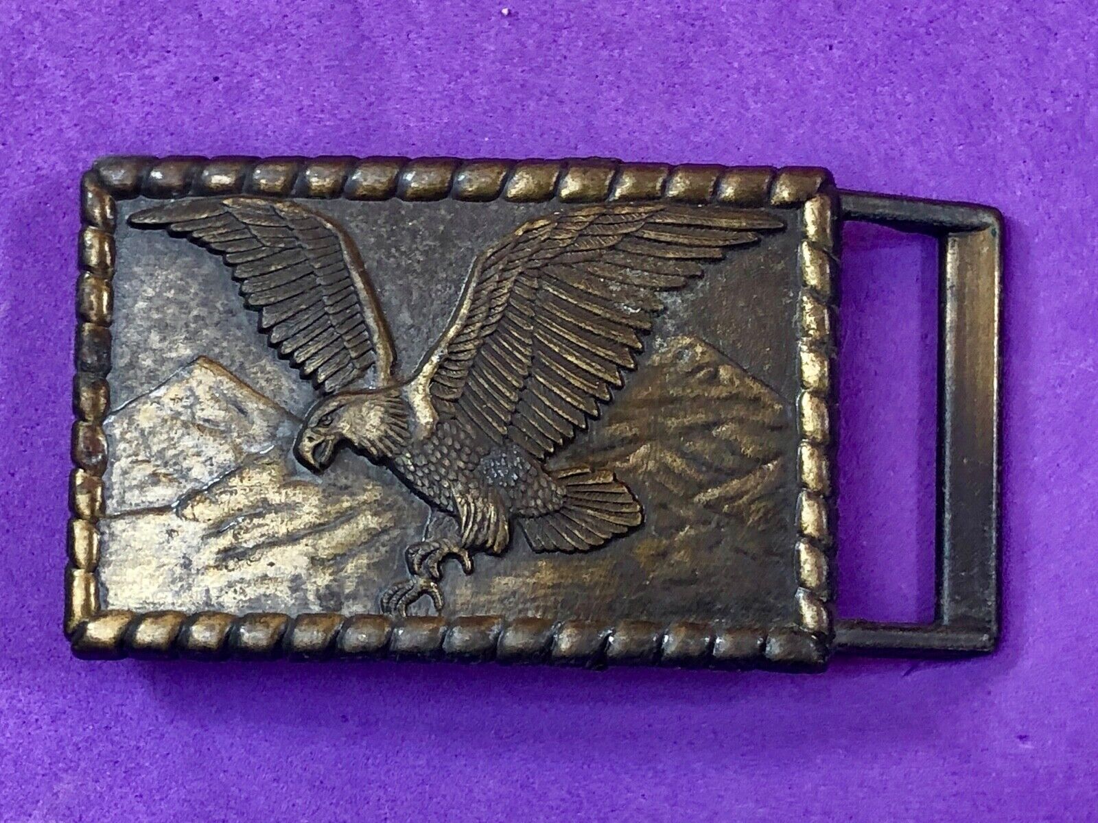 Vintage Flying Eagle Diving to hunt over mountainside Western  belt buckle 