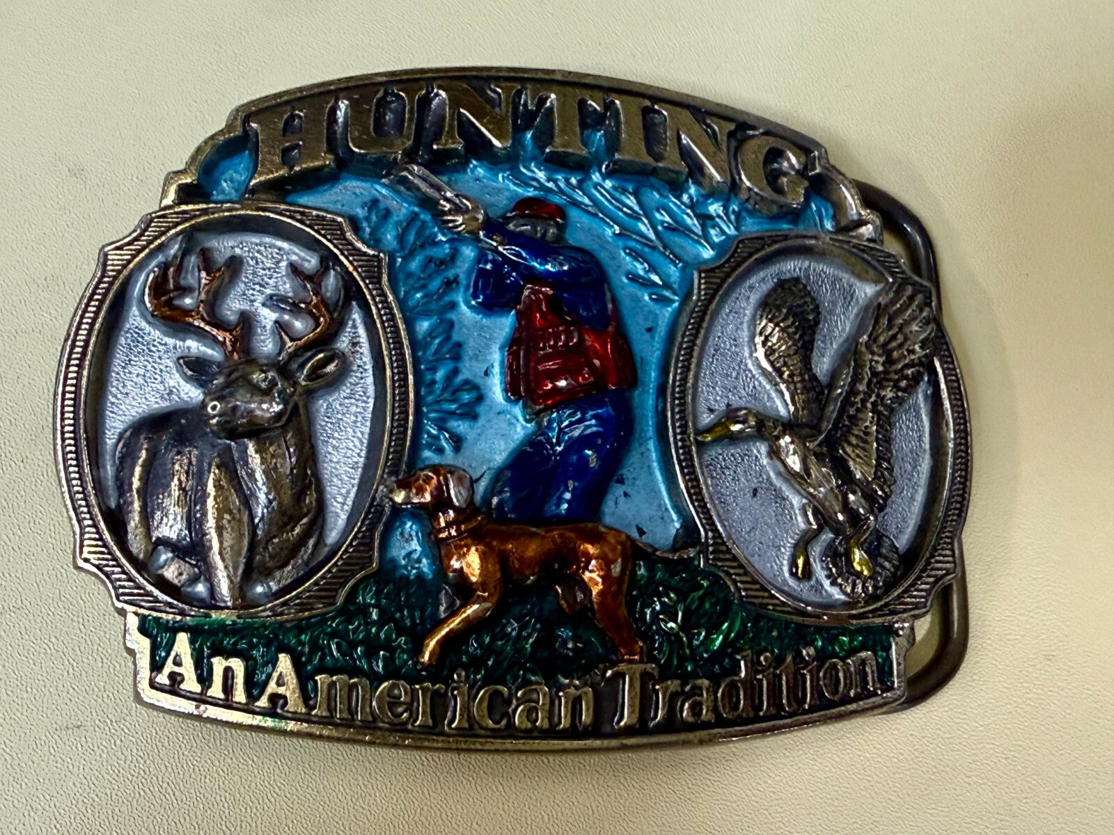 An American Tradition HUNTING Dog Duck Buck Deer Sportsman Vtg. 1986 Belt Buckle