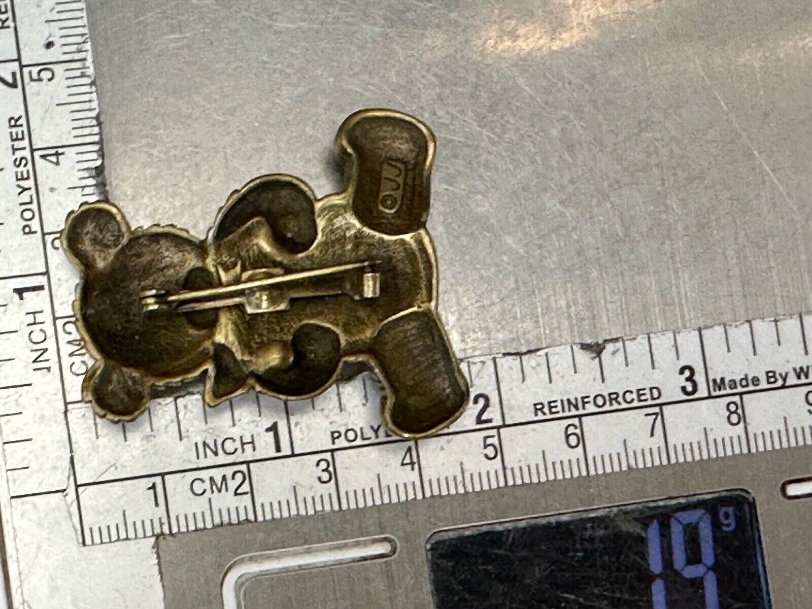 Adorable Two tone Teddy Bear with blocks JJ Signed vintage brooch pin
