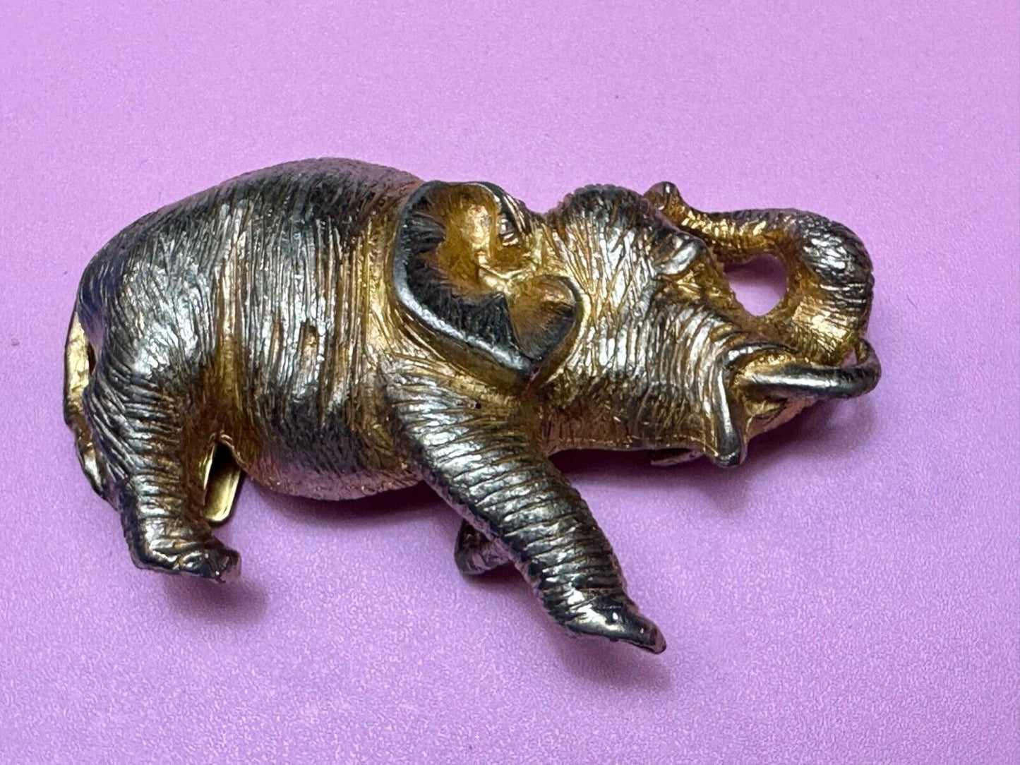 Adorable happy ELEPHANT lucky snout up!  -gold tone Vintage belt buckle