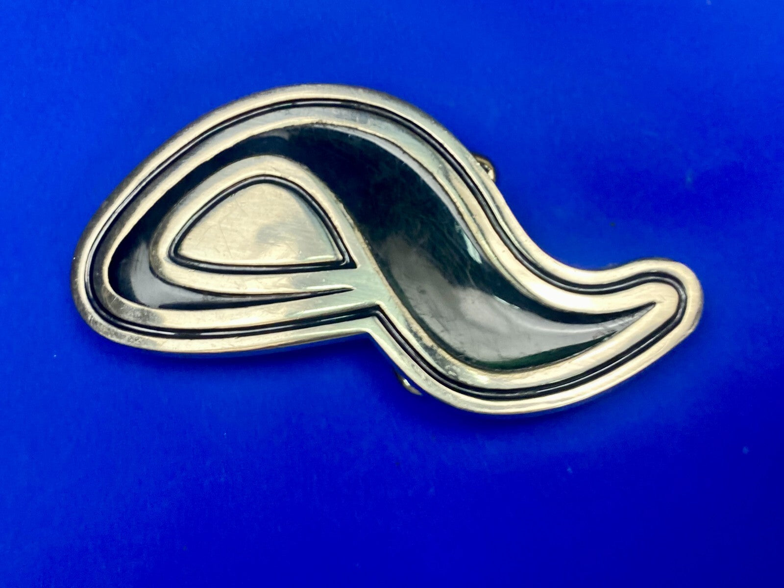 Abstract Pattern Logo? Black Enameled Belt Buckle