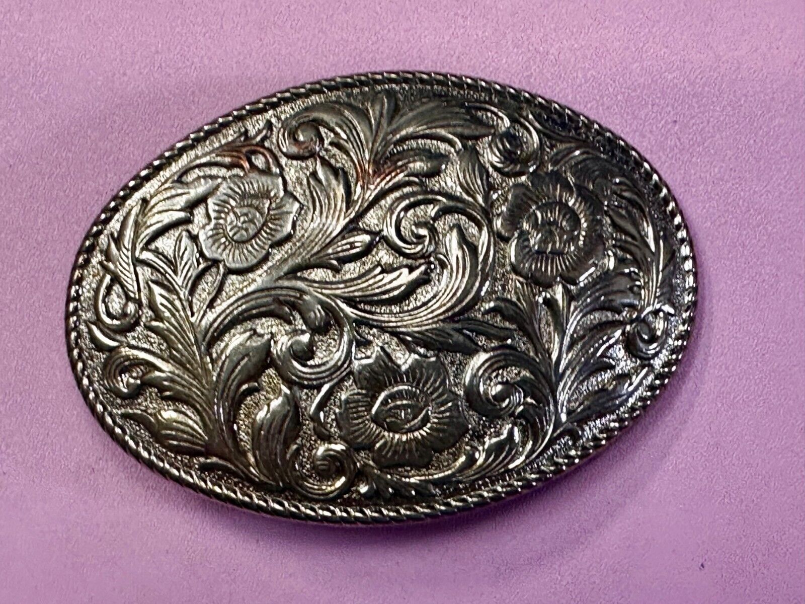 Vintage gold tone western flower swirl floral design belt buckle