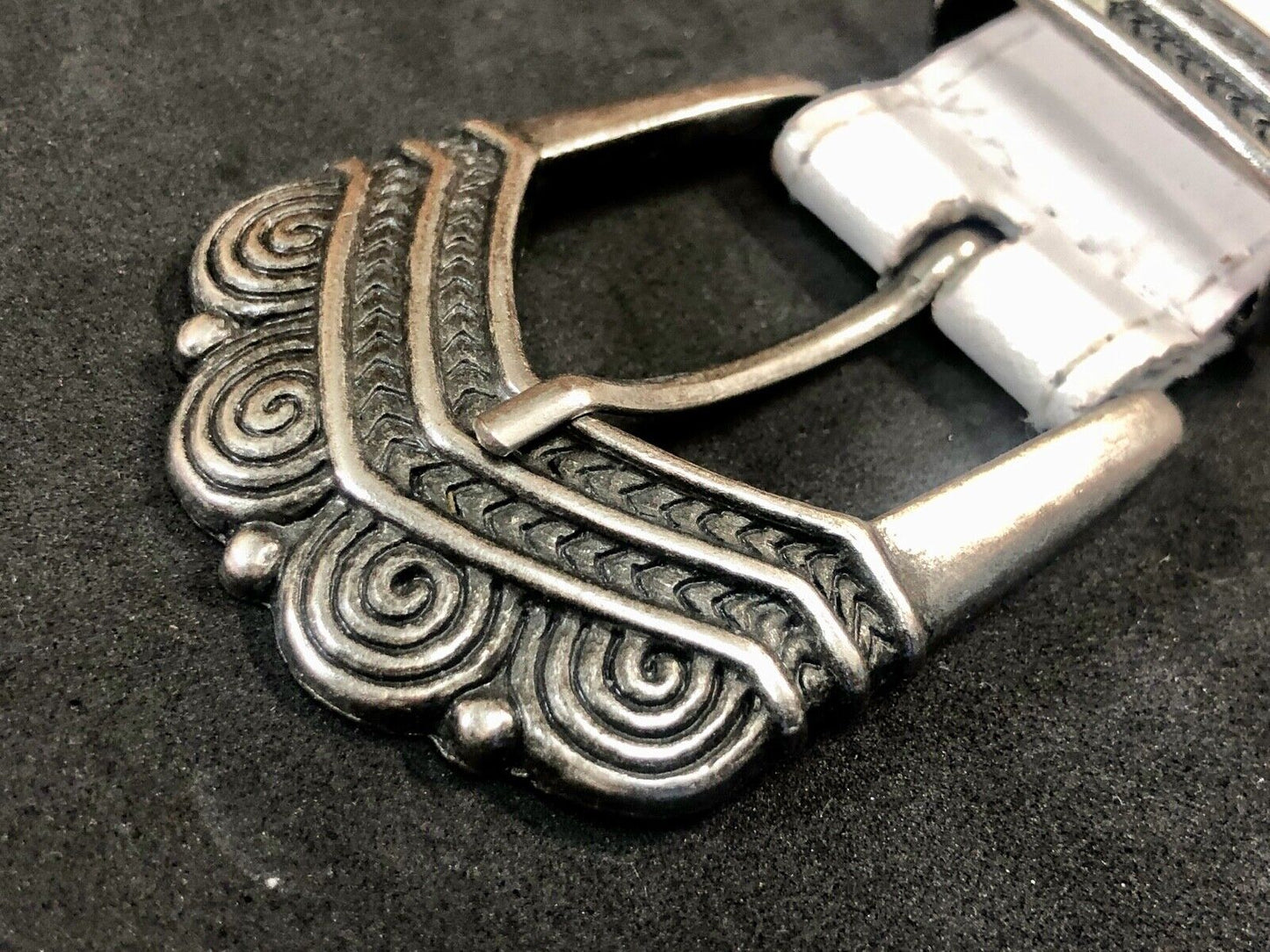 Victorian or gothic silver tone?  Dress Simple metal 2 piece Belt Buckle 