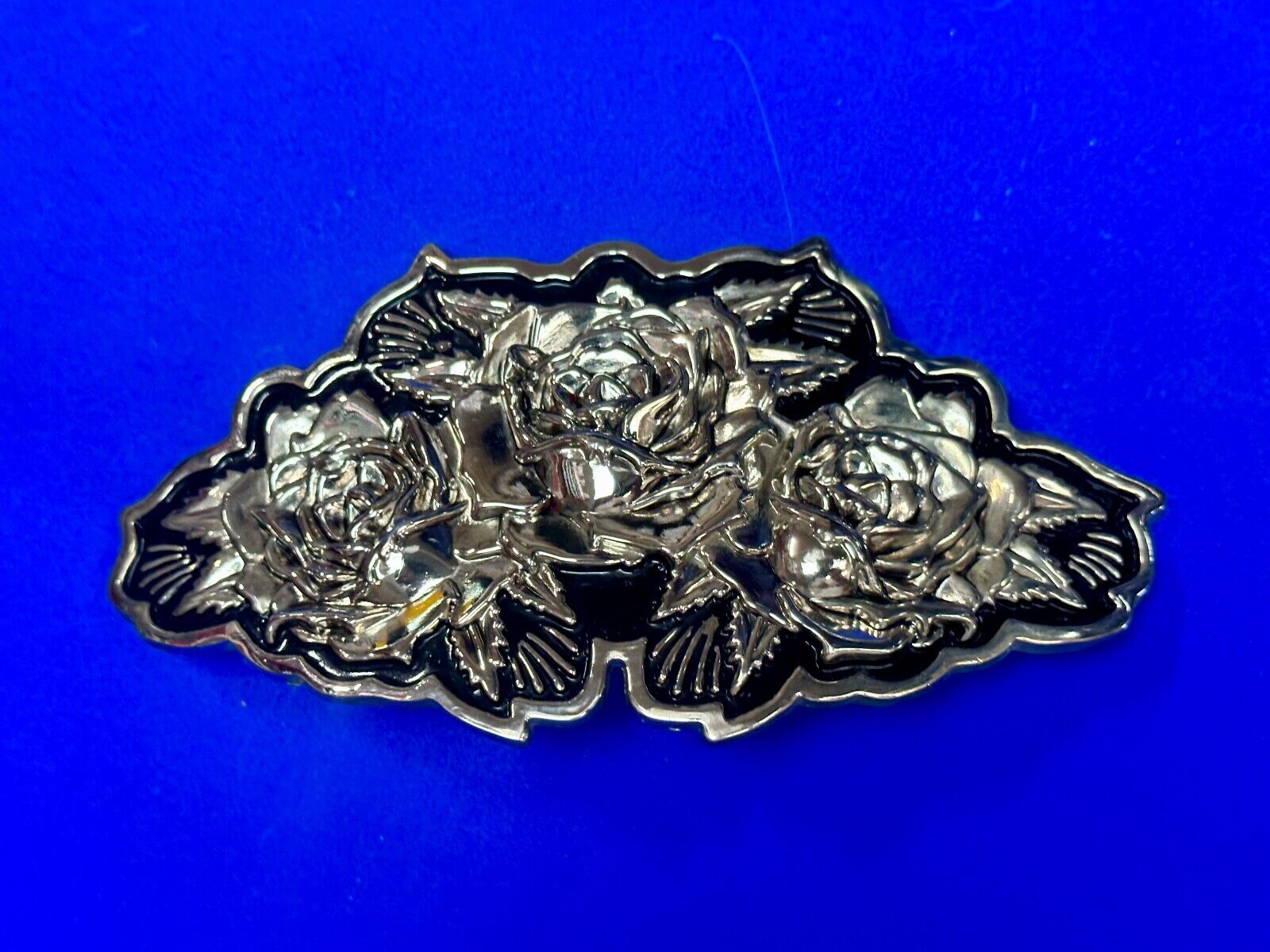 Vintage Famous Stars and Stripes Large Flowers Roses Bouquet figural Belt Buckle