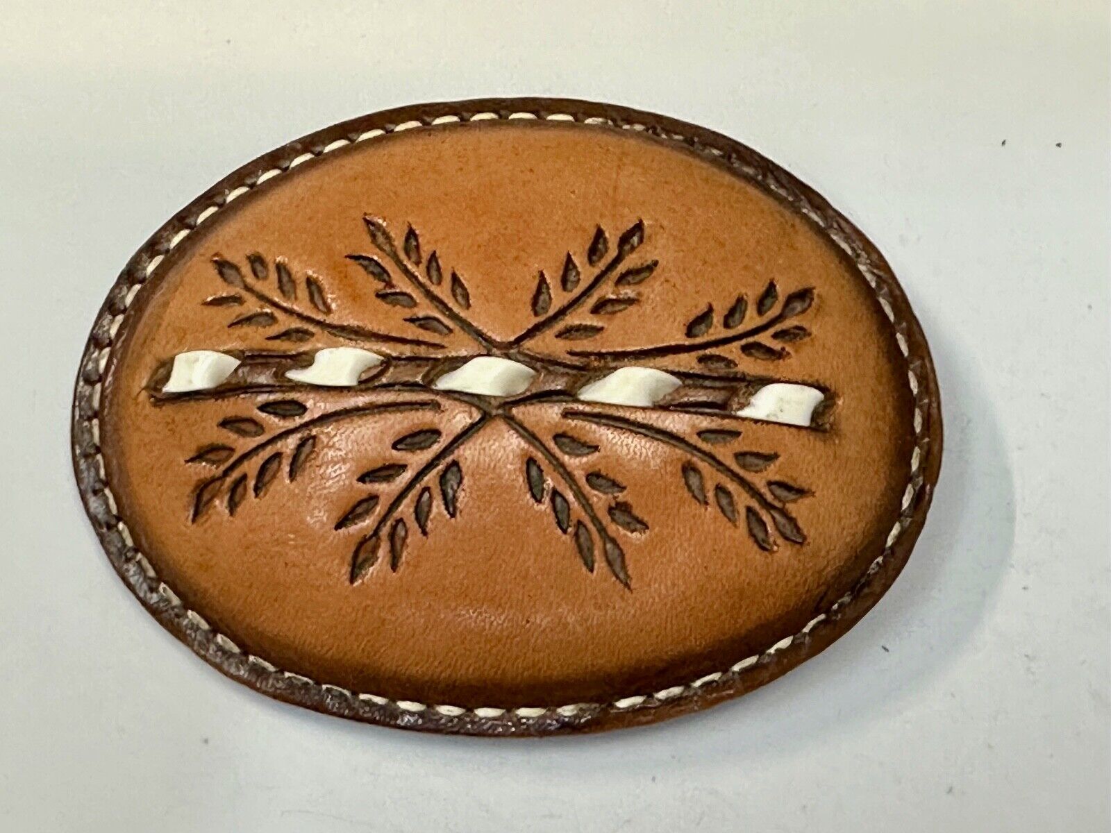 Beautiful Leather Factors Western oval mixed color / tooled Belt Buckle