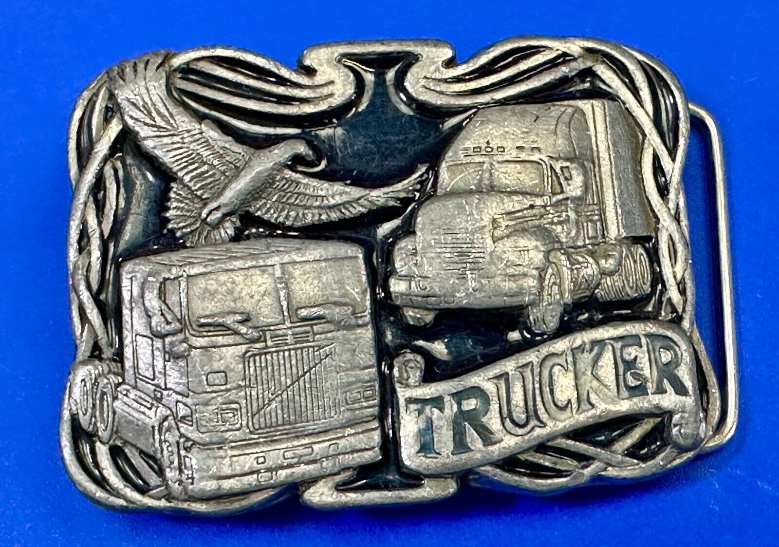 Trucker - Vintage Semi Driver Masterpiece collection belt buckle - of America!