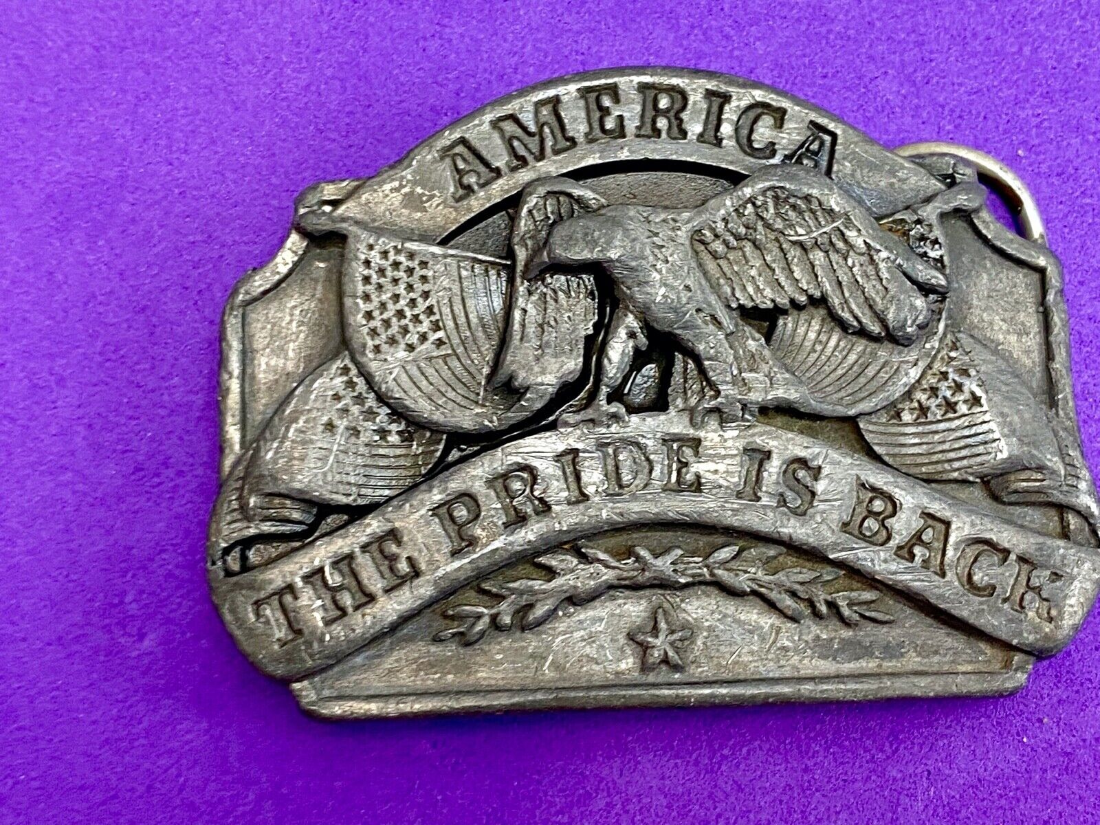 Vintage 1980 Siskiyou D-40 AMERICA - The pride is back belt buckle  USA Proud 
