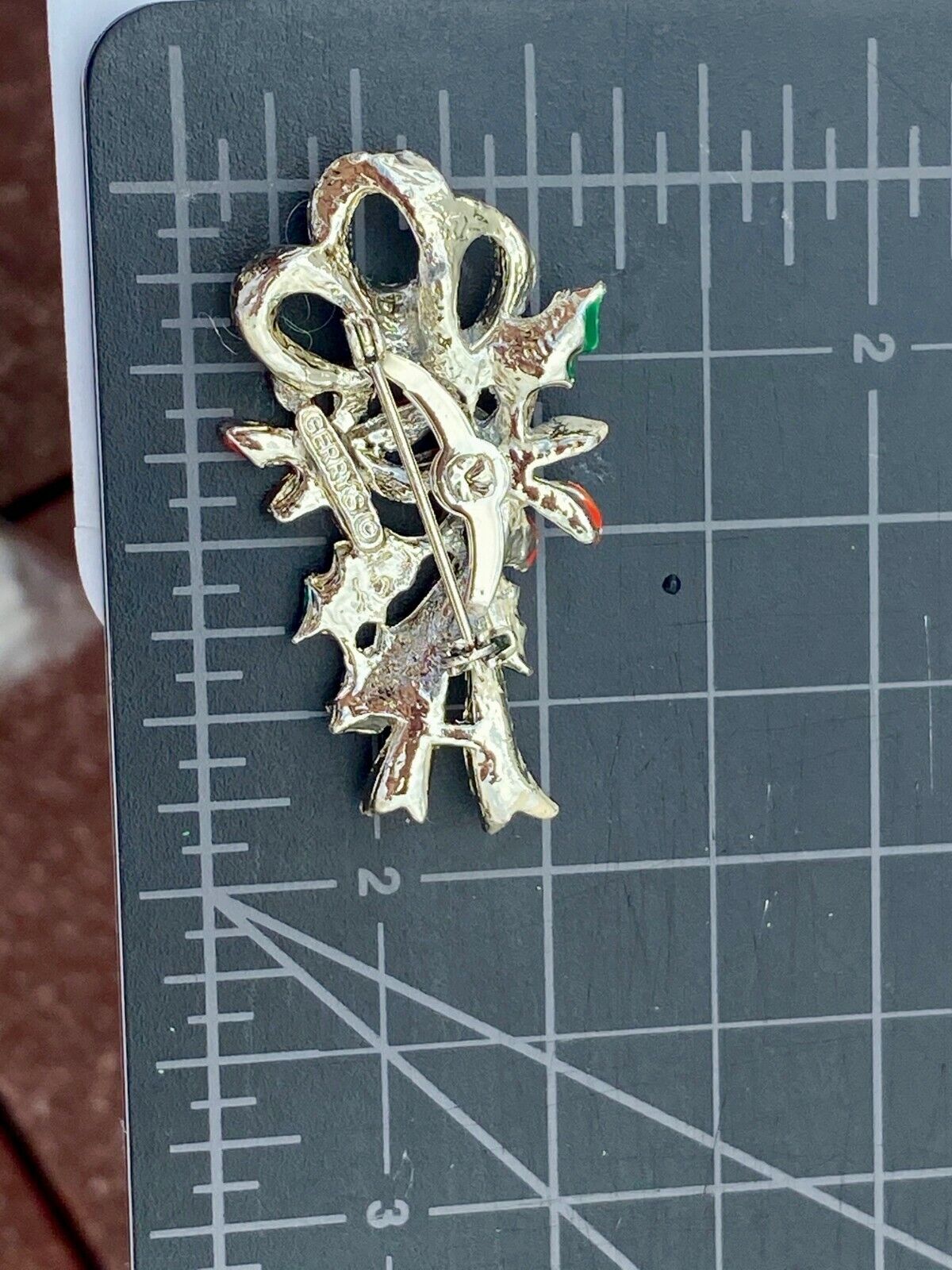 Vintage Gerry's Christmas Brooch Gold Tone Holly Leaves Flowers With Berries
