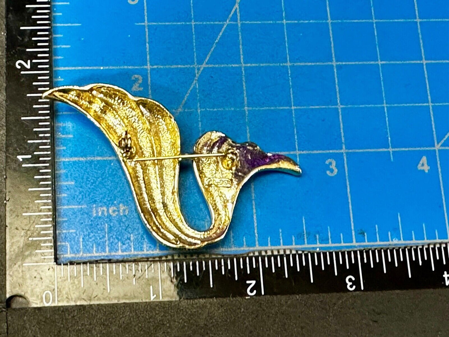 Abstract Swirl Gold Tone Vintage Brooch Pin Signed AJC