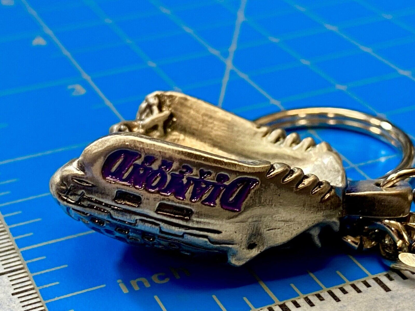 Arizona Diamondback baseball figural catching Mitt  Keychain - Key Ring Chain