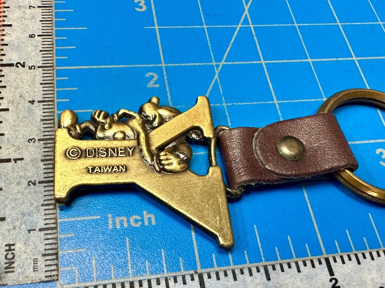 VINTAGE LETTER INITIAL Y  MICKEY MOUSE DISNEY KEYCHAIN BRASS and LEATHER FOB
