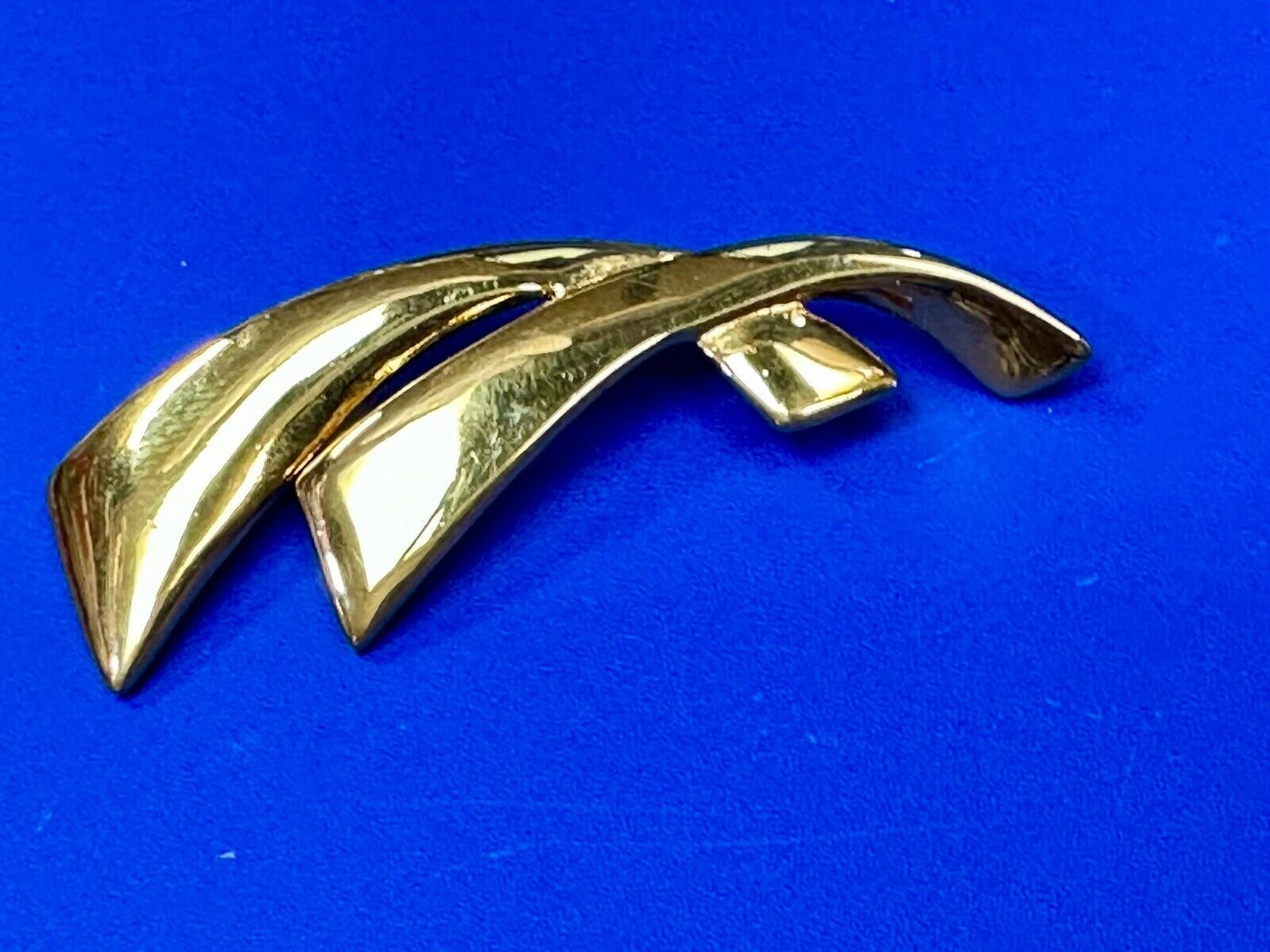 Two curved bars - vintage Napier signed gold tone brooch pin