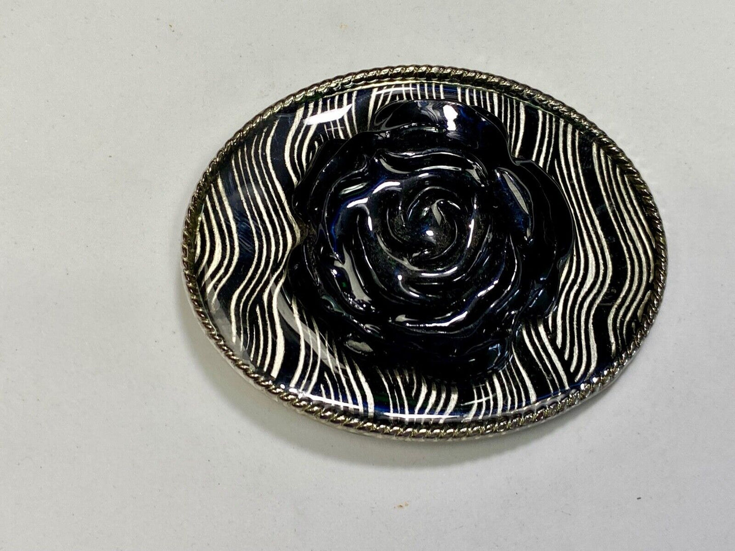 Trippy Black And White Flower Theme Wavy Lines Oval Belt Buckle 