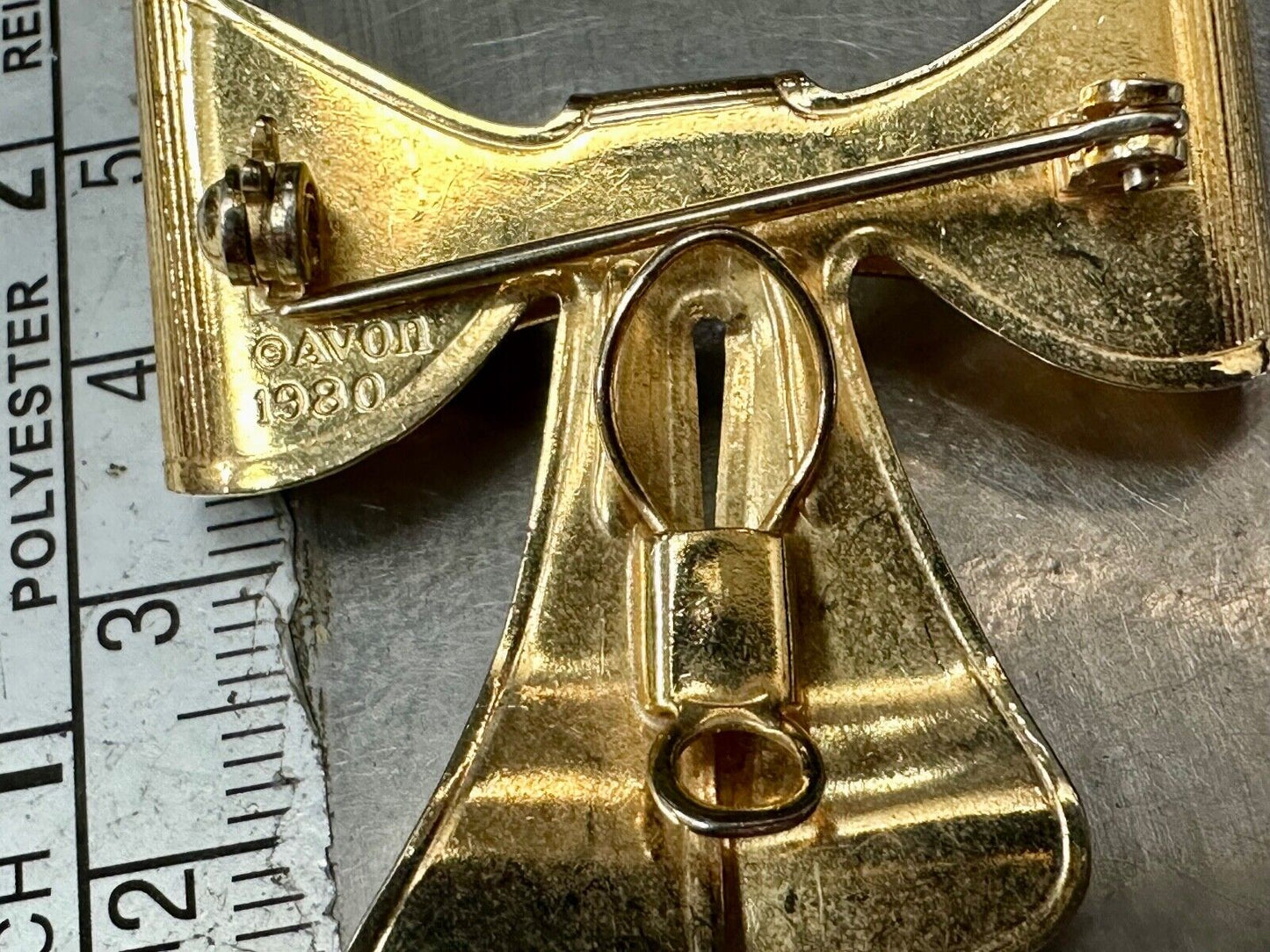 Adorable Holliday Bow - Avon signed gold tone brooch pin