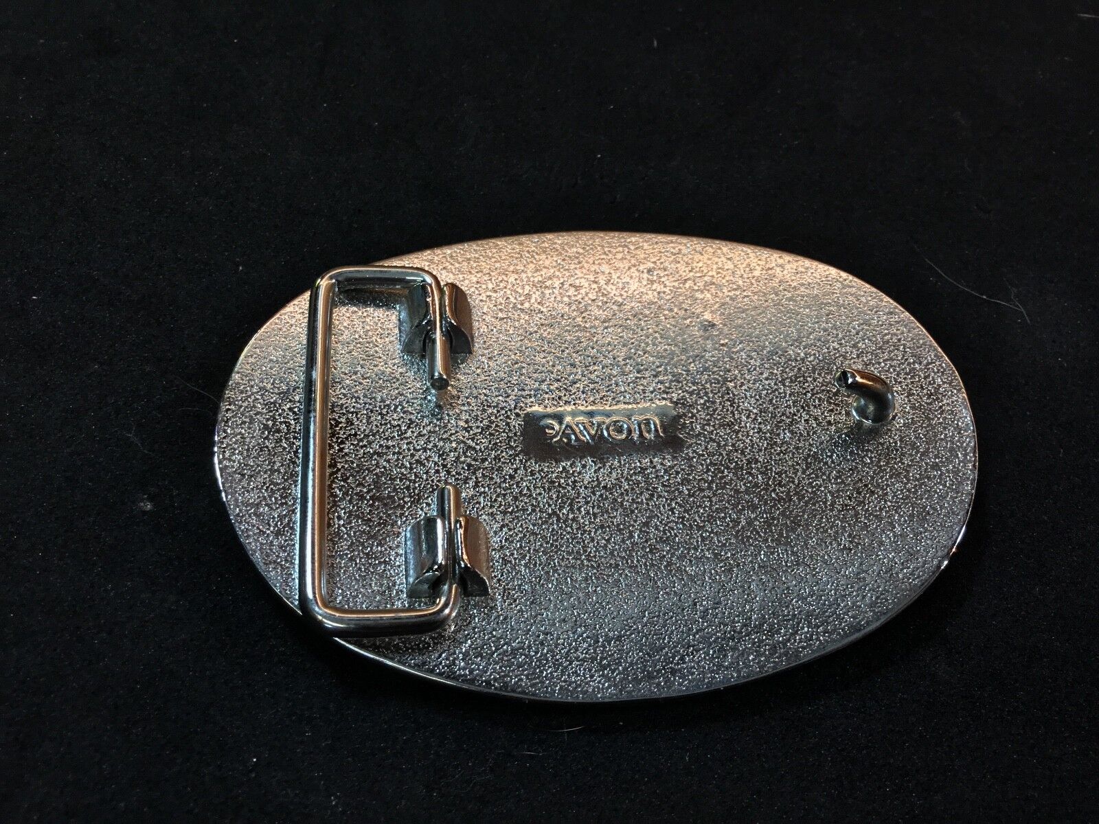 VINTAGE AVON MENS BELT BUCKLE w/ HORSE SADDLE