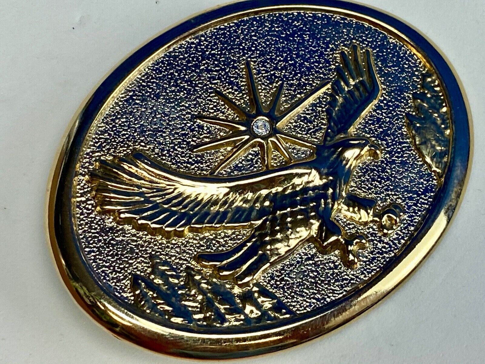 VINTAGE GOLD TONE AMERICAN EAGLE IN FLIGHT BELT BUCKLE WITH Starburst! 