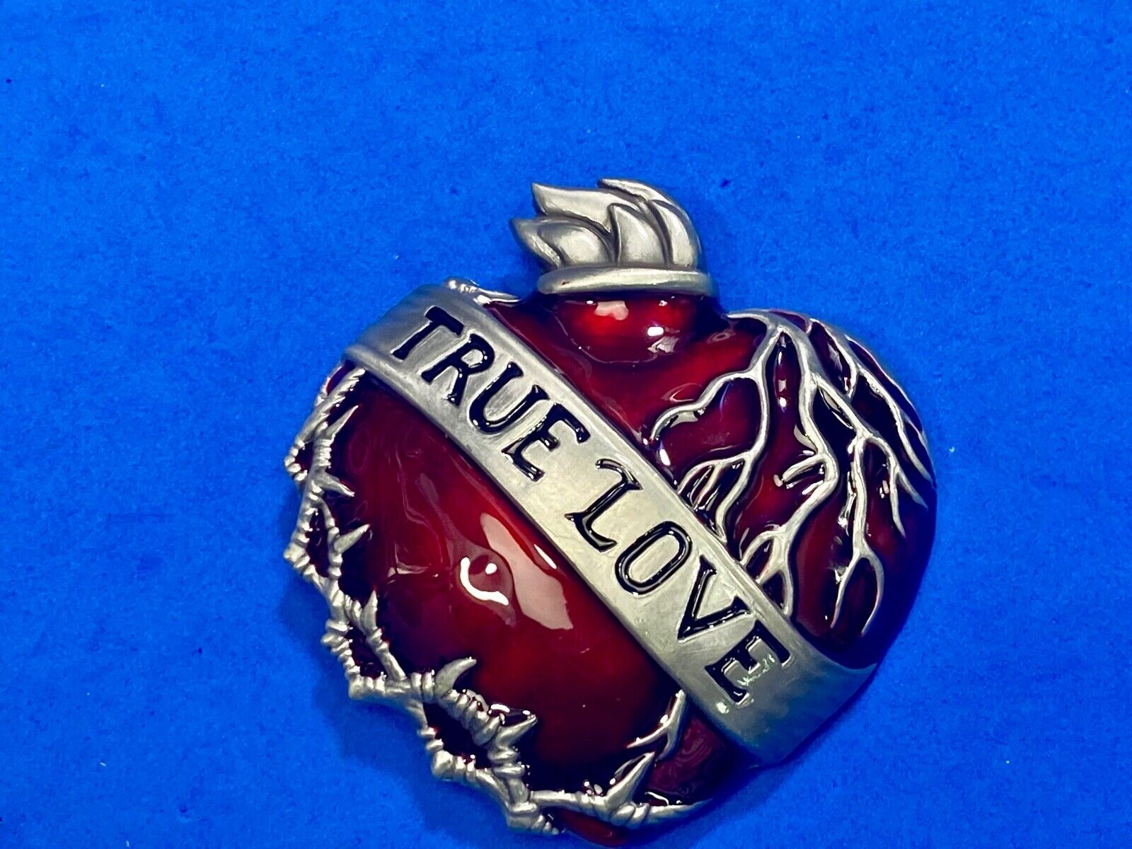 TRUE LOVE - Figural Beating Heart red & Grey barbed wire belt buckle 