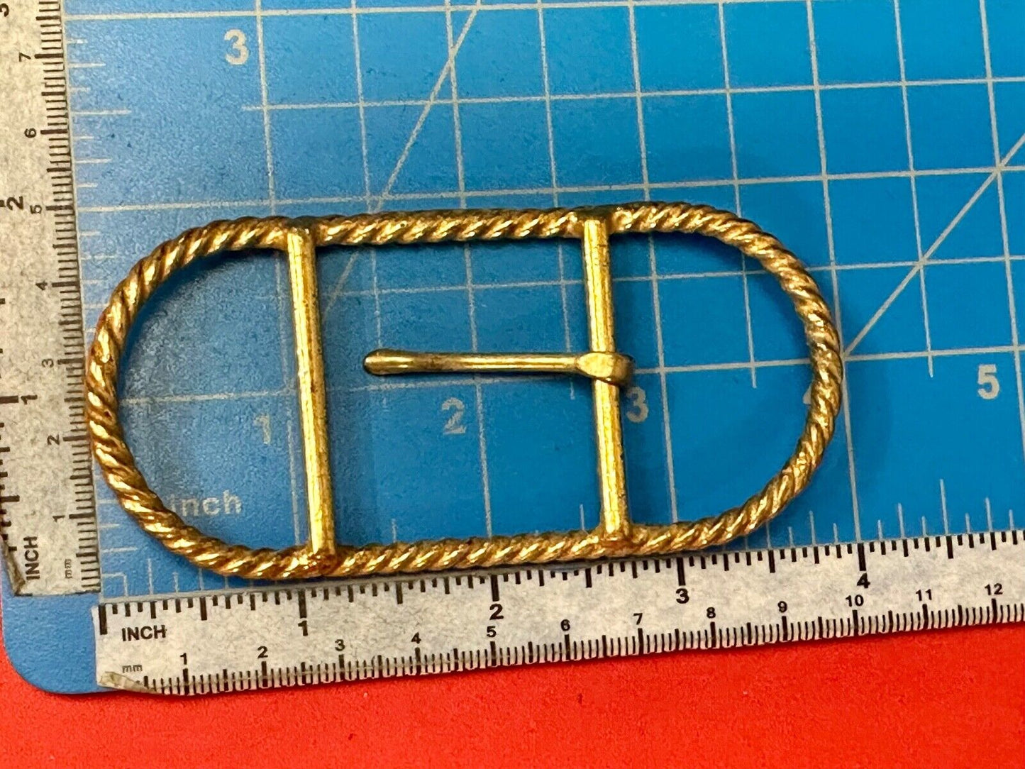 unique 4" wide Vintage gold tone Rope or Knot pattern belt buckle