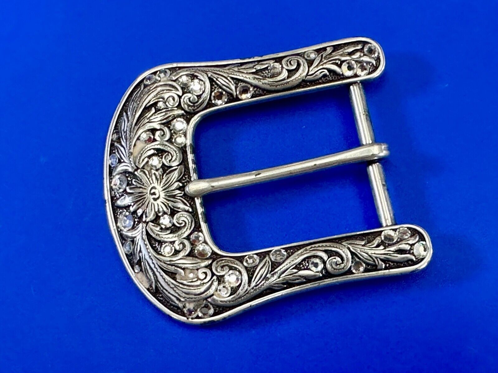 Ariat signed western ornate ranger silver tone belt buckle with Rhinestone's