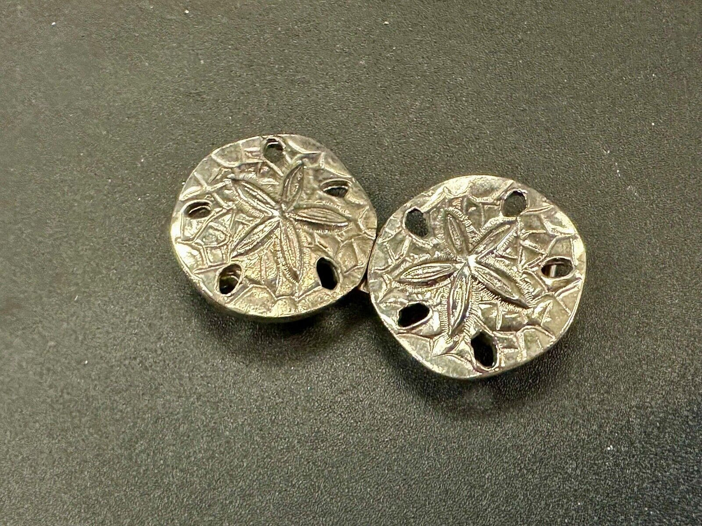 2" Sand Dollars - Vintage Two-piece interlocking gold tone belt buckle