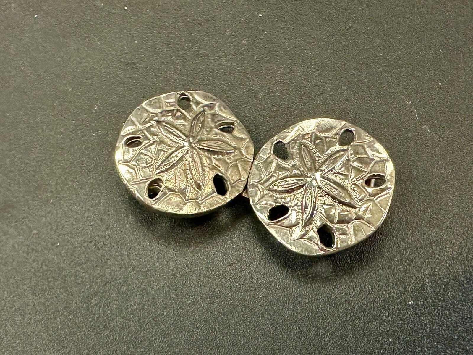 2" Sand Dollars - Vintage Two-piece interlocking gold tone belt buckle