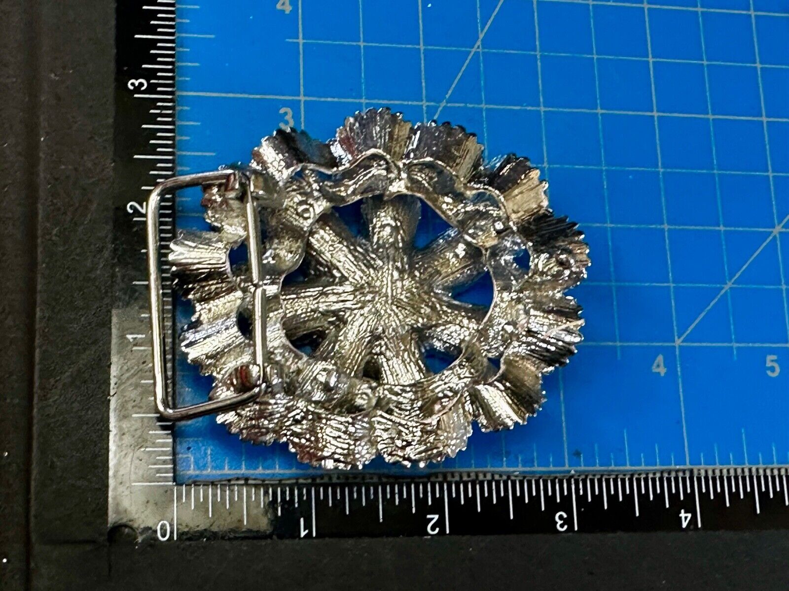 Unique Pink White Colored Flower 3D Pattern Rhinestone Accented Belt Buckle