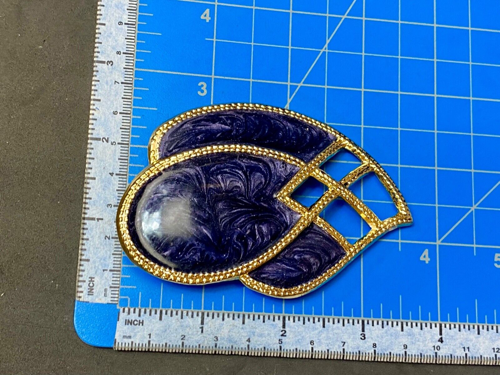 Vintage DayLor Tear Rain Drop style retro gold tone belt clip buckle