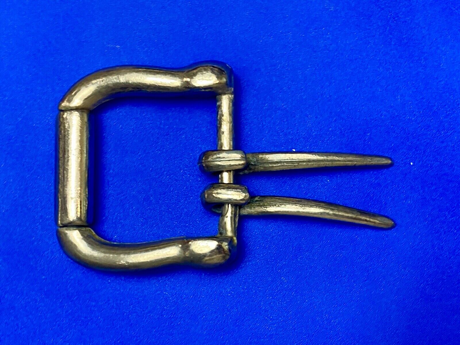 Vintage dual arm  silver toned belt buckle stamped pantera 1610