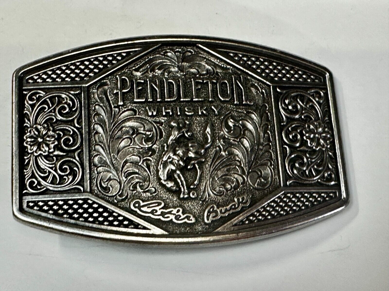 2022 Pendleton whiskey Let'er Buck Rodeo Cowboy Belt Buckle Montana Silversmiths