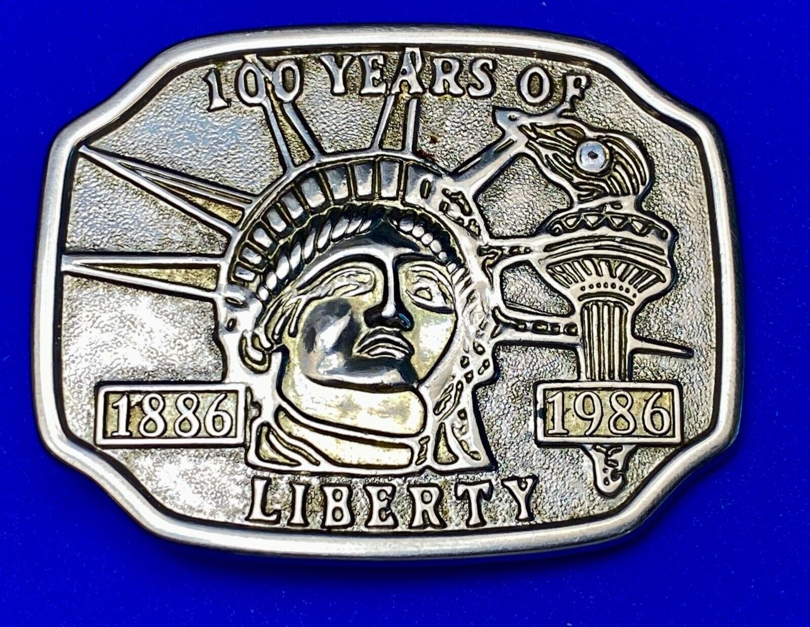 100 YEARS OF LADY LIBERTY -  1986 New York City commemorative belt buckle