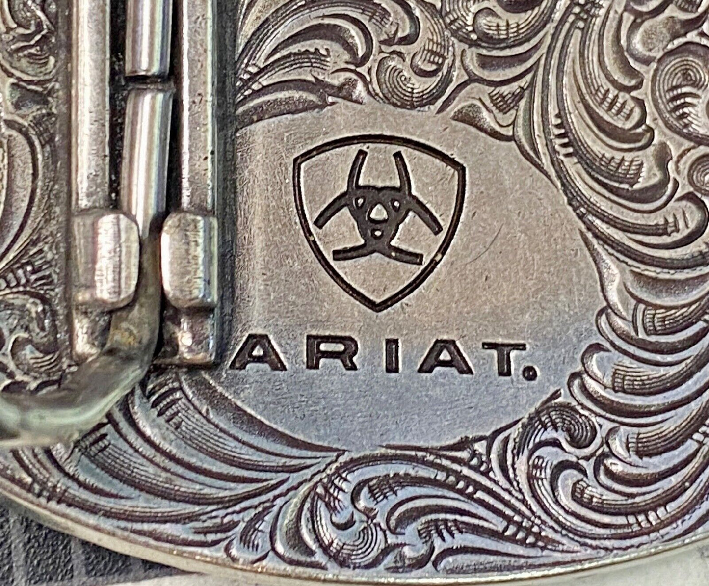Ariat Western Oval Silver Tone Belt Buckle With Filigree Shield & Berry Edge