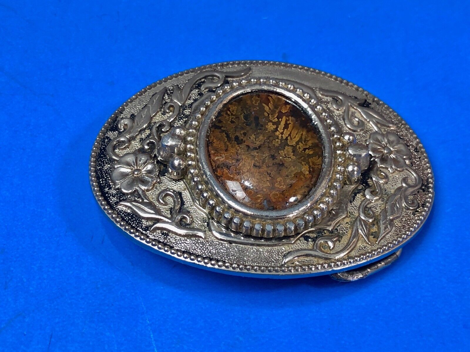 Beautiful Western Flower Swirl centerpiece Silver Tone Dress Belt Buckle 