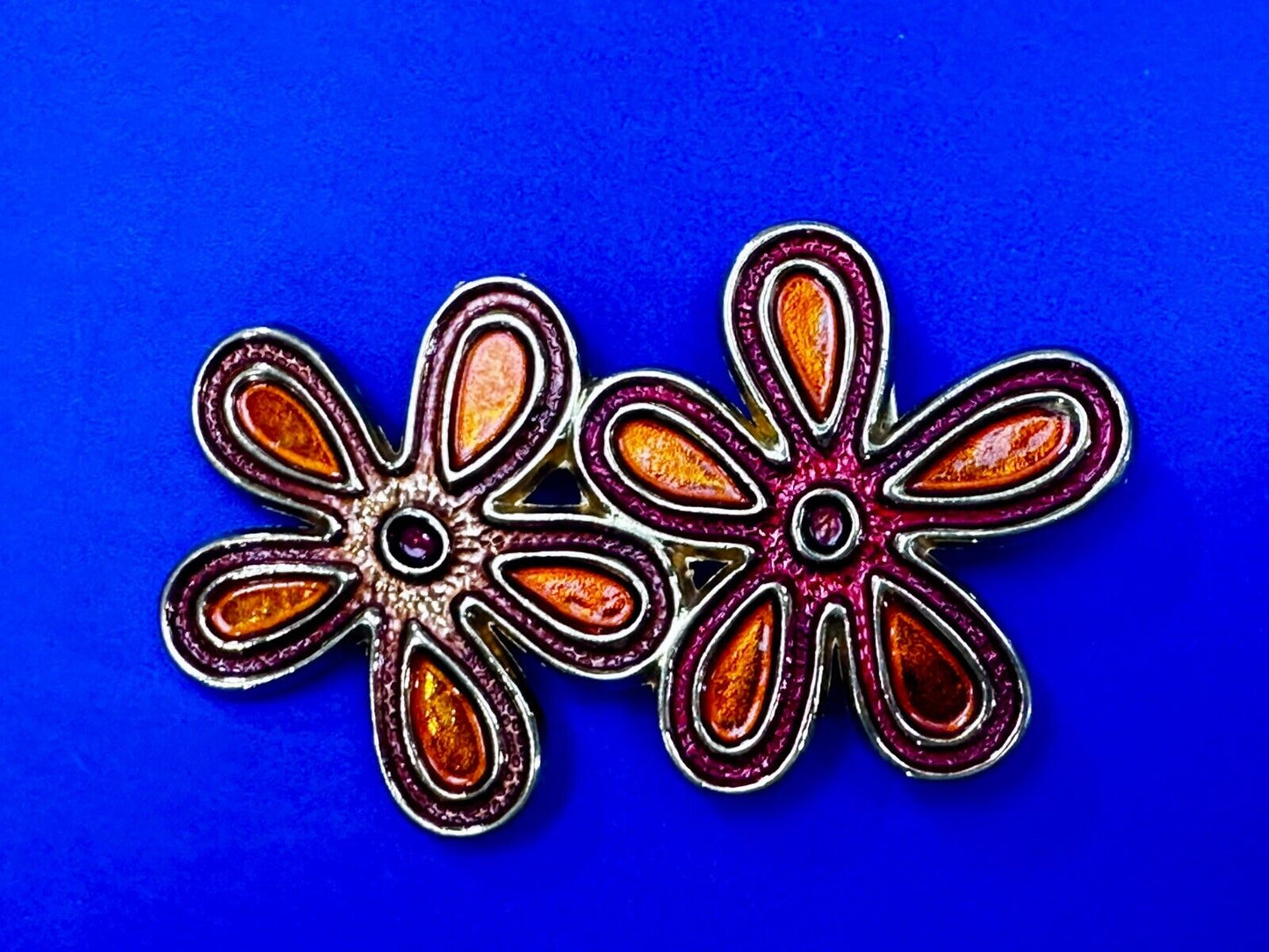 Two Flower Shaped Floral Theme Hippie Vibe Ladies Women's Retro Belt Buckle